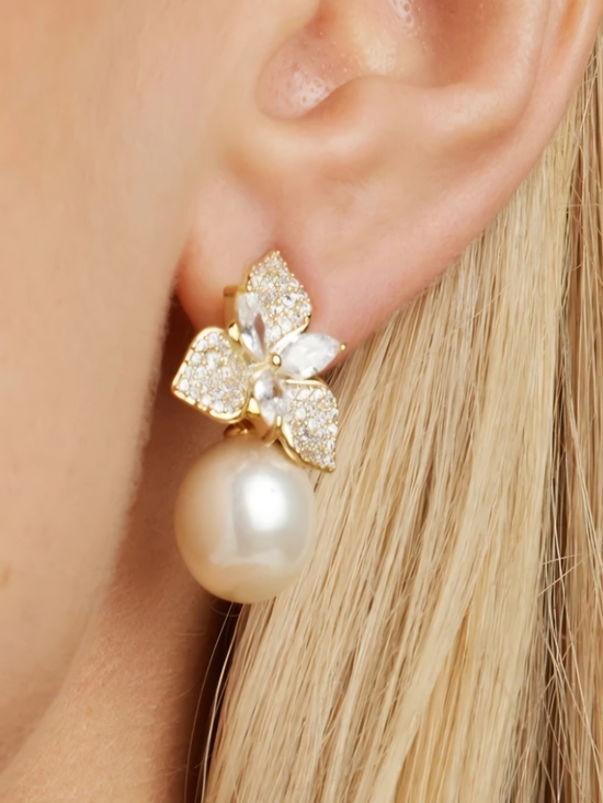 Jewelry - ✨ BRAND NEW ✨ Untamed Petals Sophie Pearl Drop Earrings